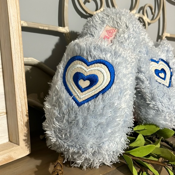 Fuzzy Slippers Rachel Girls 2/3 Large House Shoes Baby Blue Slip On - Picture 5 of 12